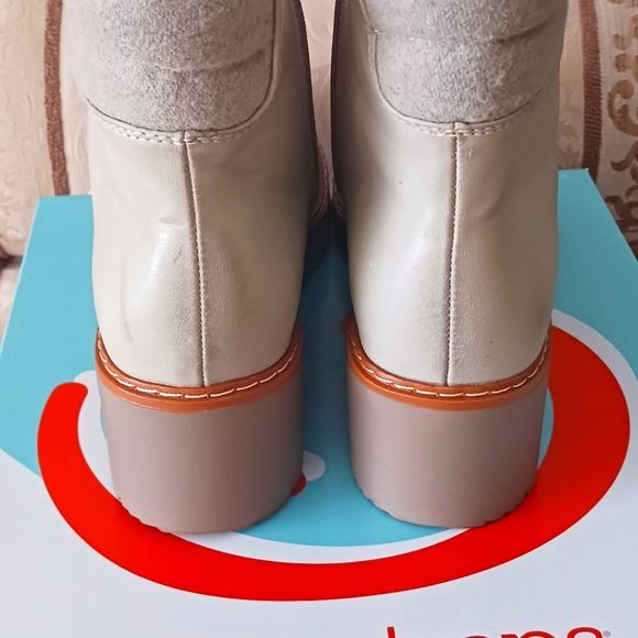 Bare Traps Nasha Wedge Heel Hiker Boots 9.5M Taupe EUC Like new! - Picture 3 of 16